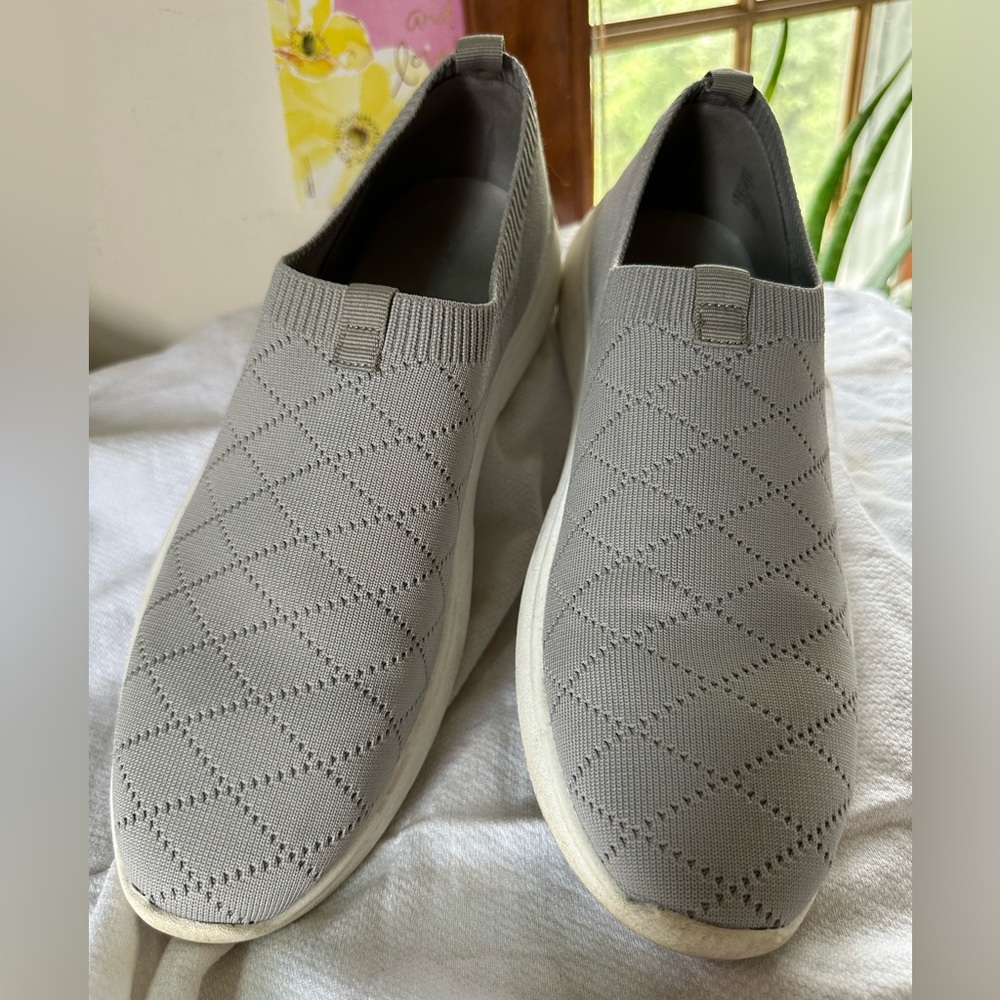 Anne Klein light gray slip on comfort shoe size 10